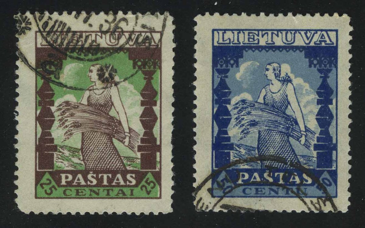 1935. Литва. Девушка со снопом пшеницы